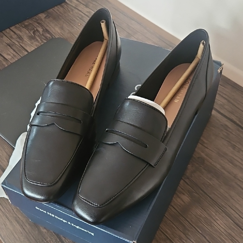 NEVER WORN Cole Haan Classic Black Loafers